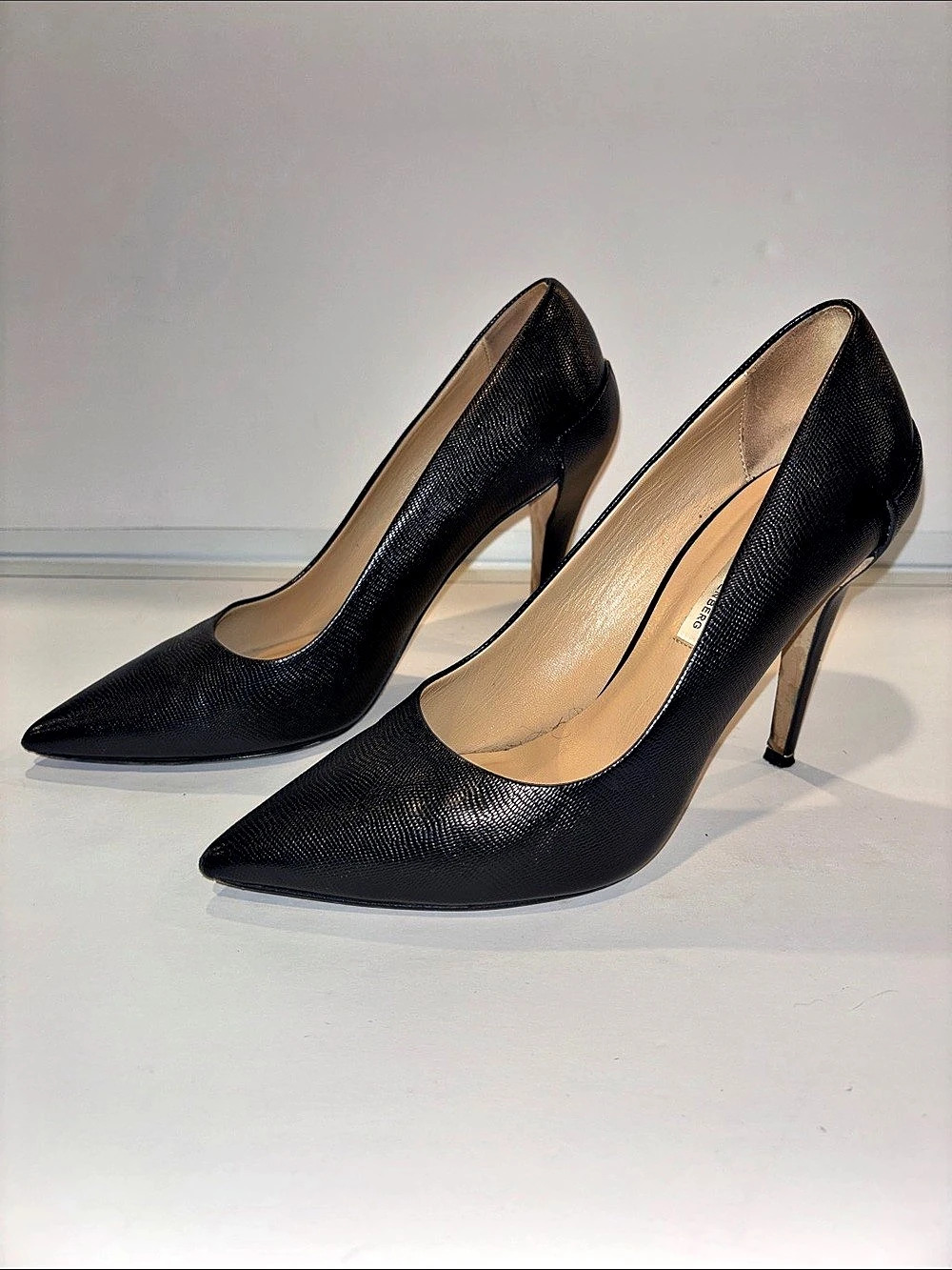 Diane von Furstenberg Zarita Black Lizard Embossed Stiletto Heel Pumps with Gold